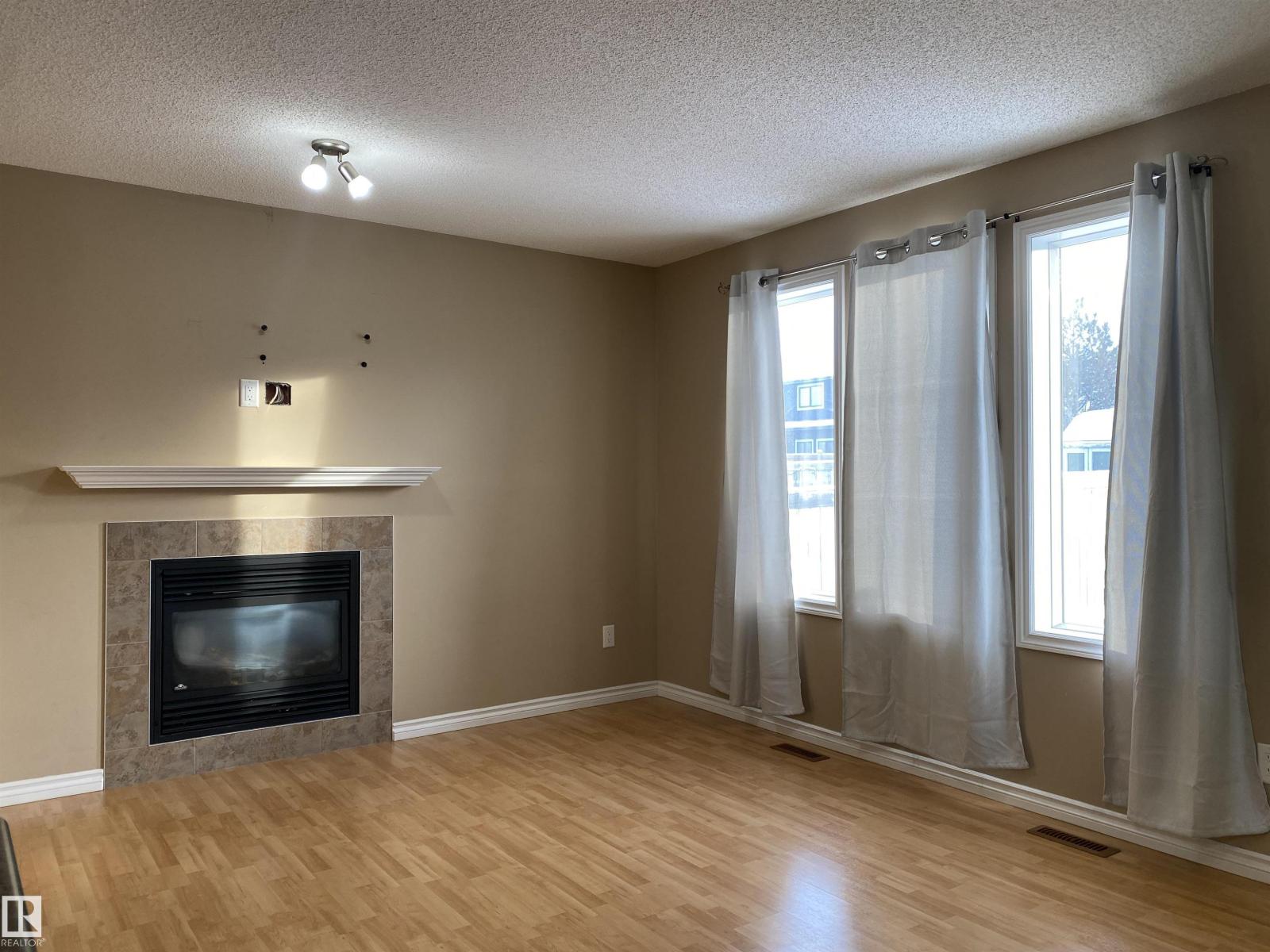 6411 18 AV SW - 10
