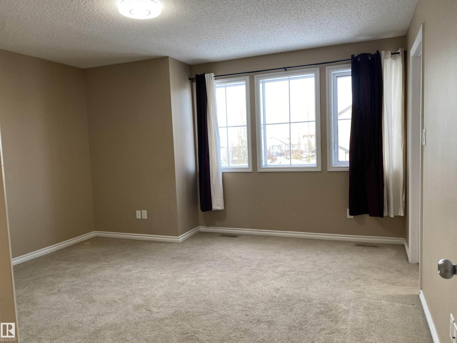 6411 18 AV SW - 17