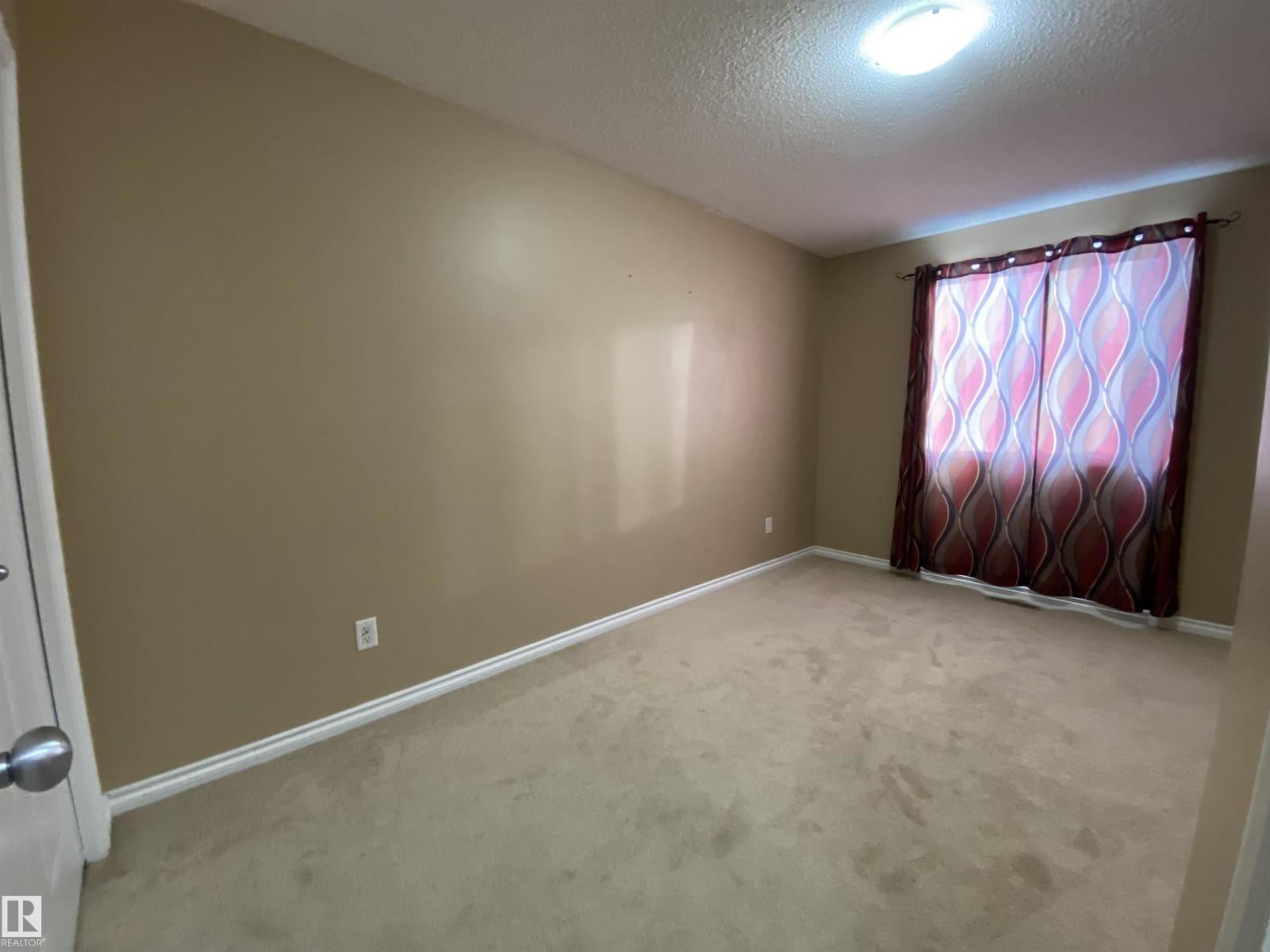 6411 18 AV SW - 22