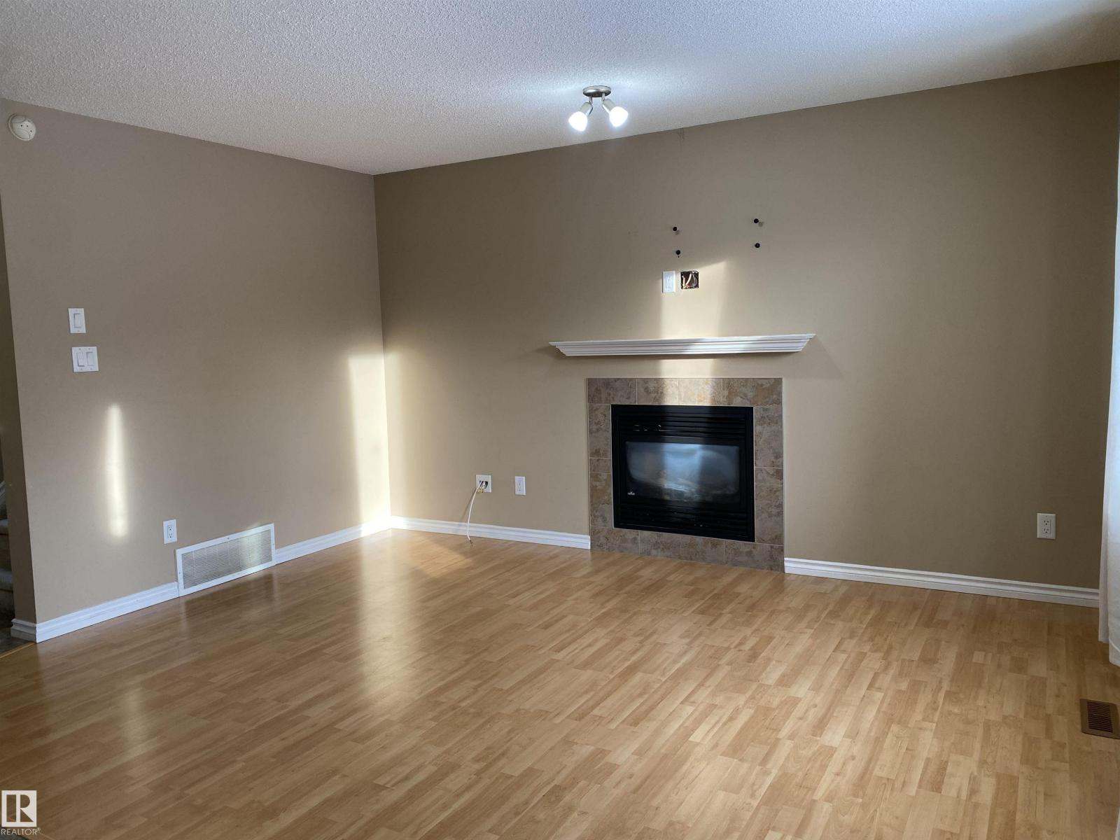 6411 18 AV SW - 9
