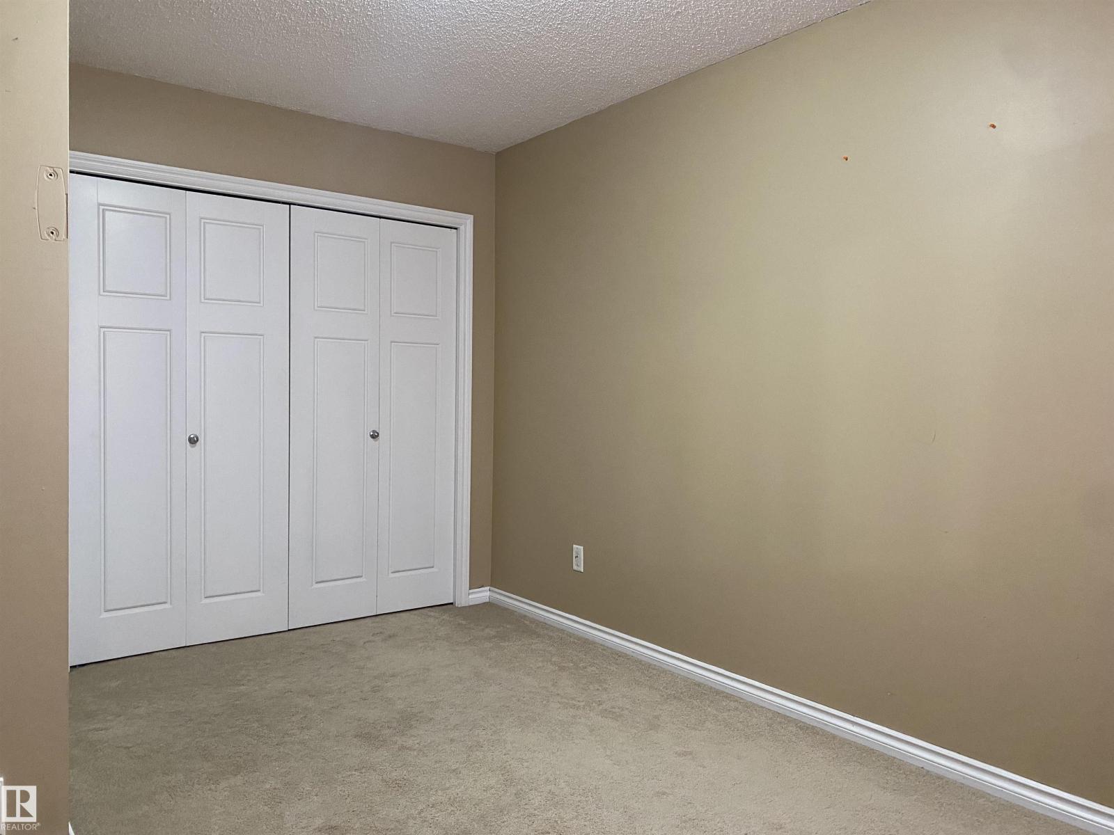6411 18 AV SW - 25