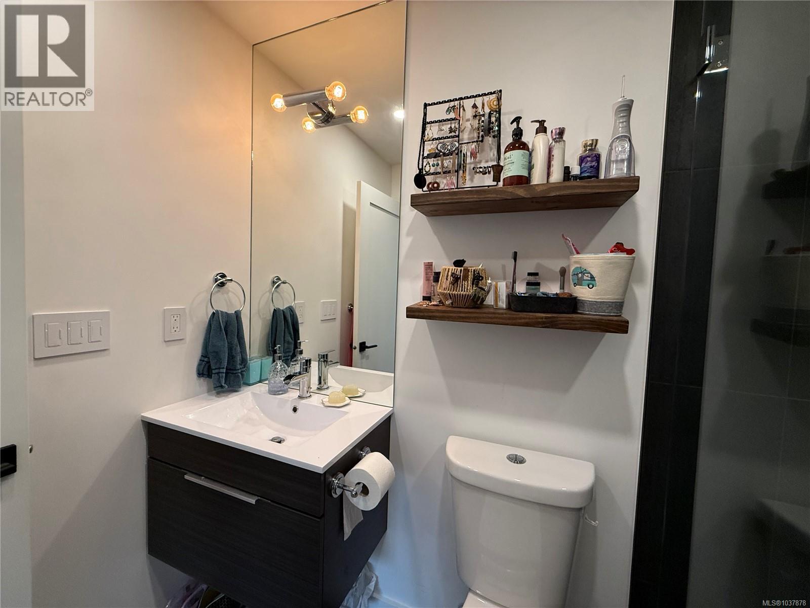 9572 Carnarvon Pl, Port Hardy