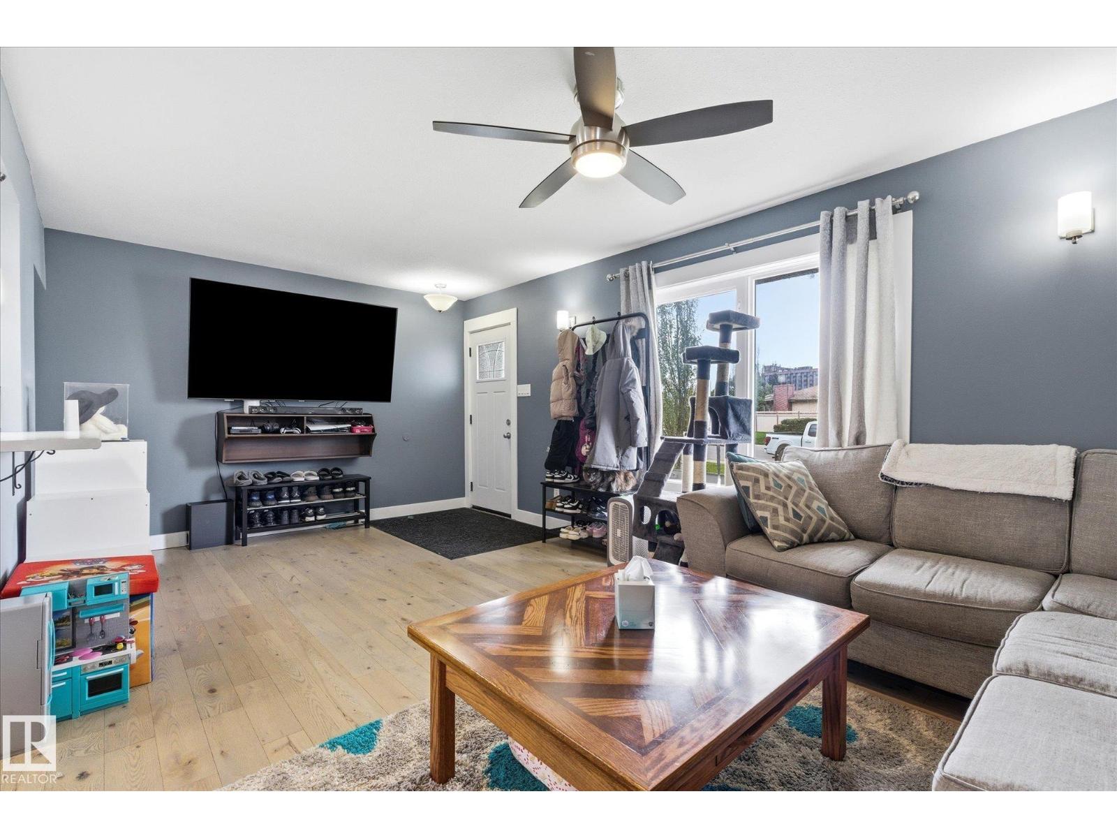 10945 164 ST NW - 7