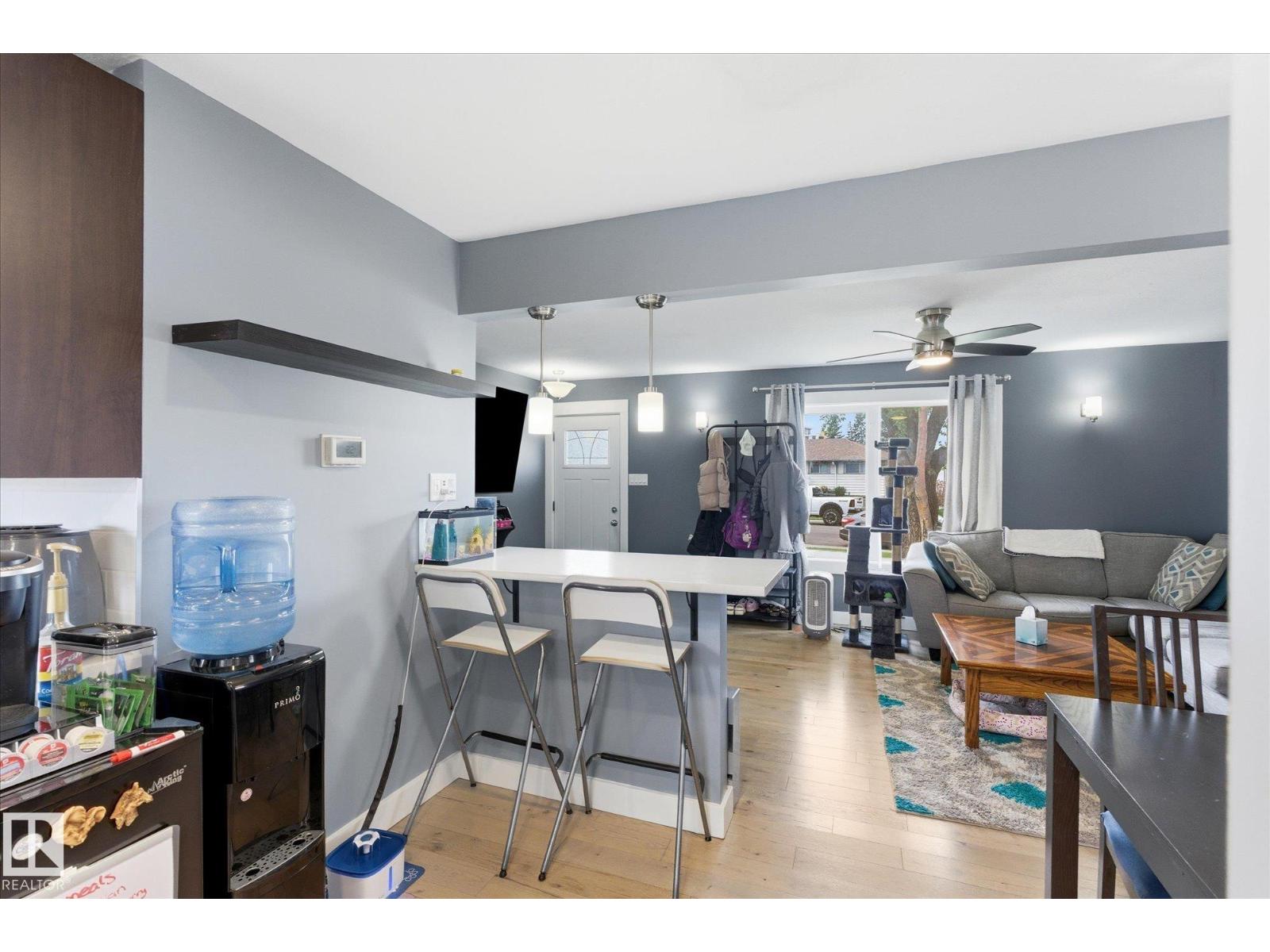 10945 164 ST NW - 10