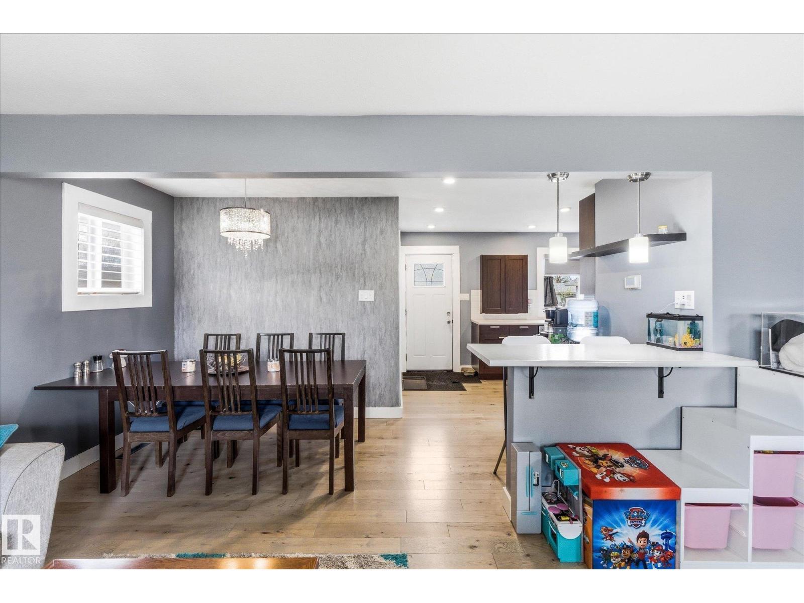 10945 164 ST NW - 11