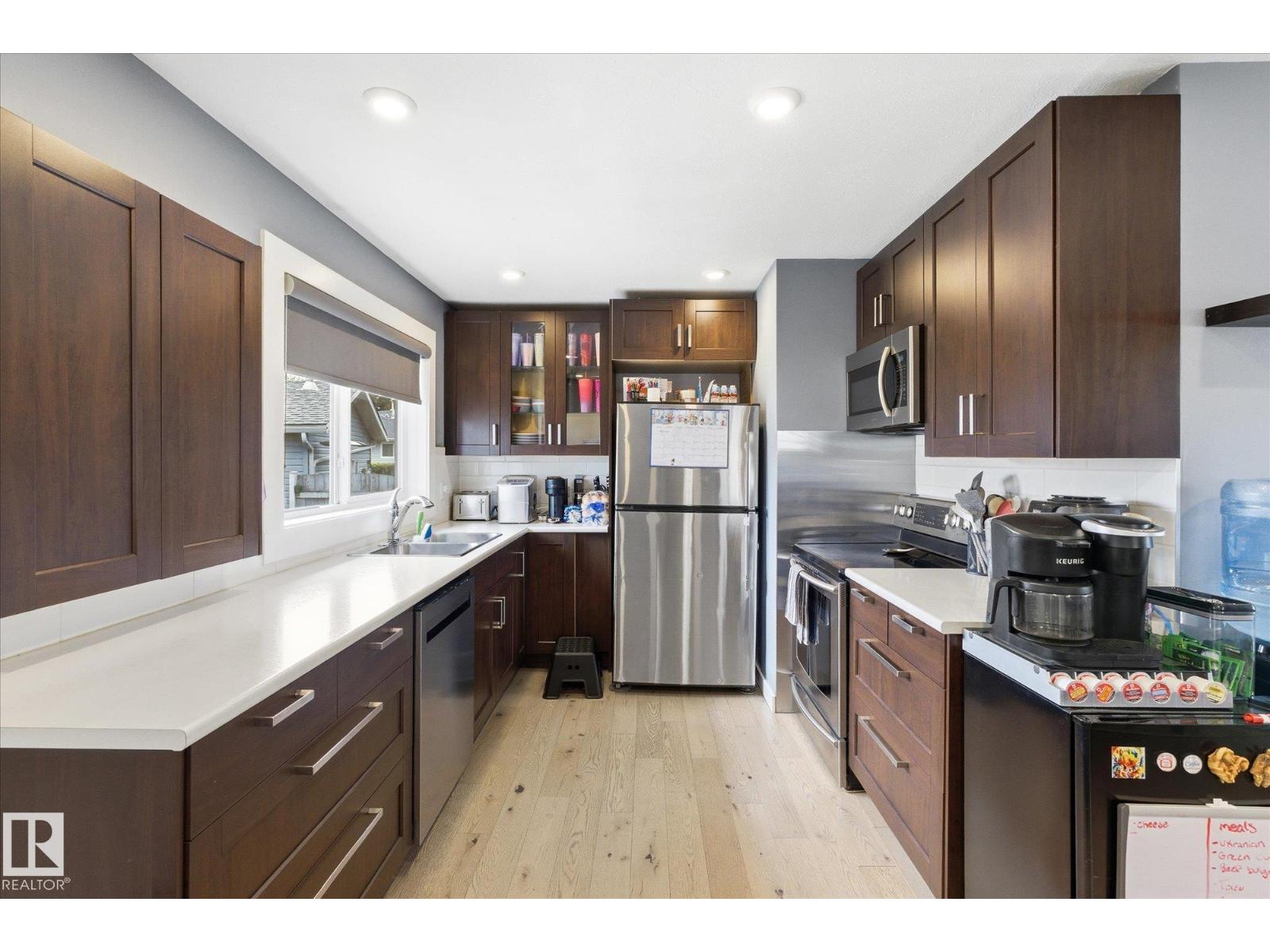 10945 164 ST NW - 12