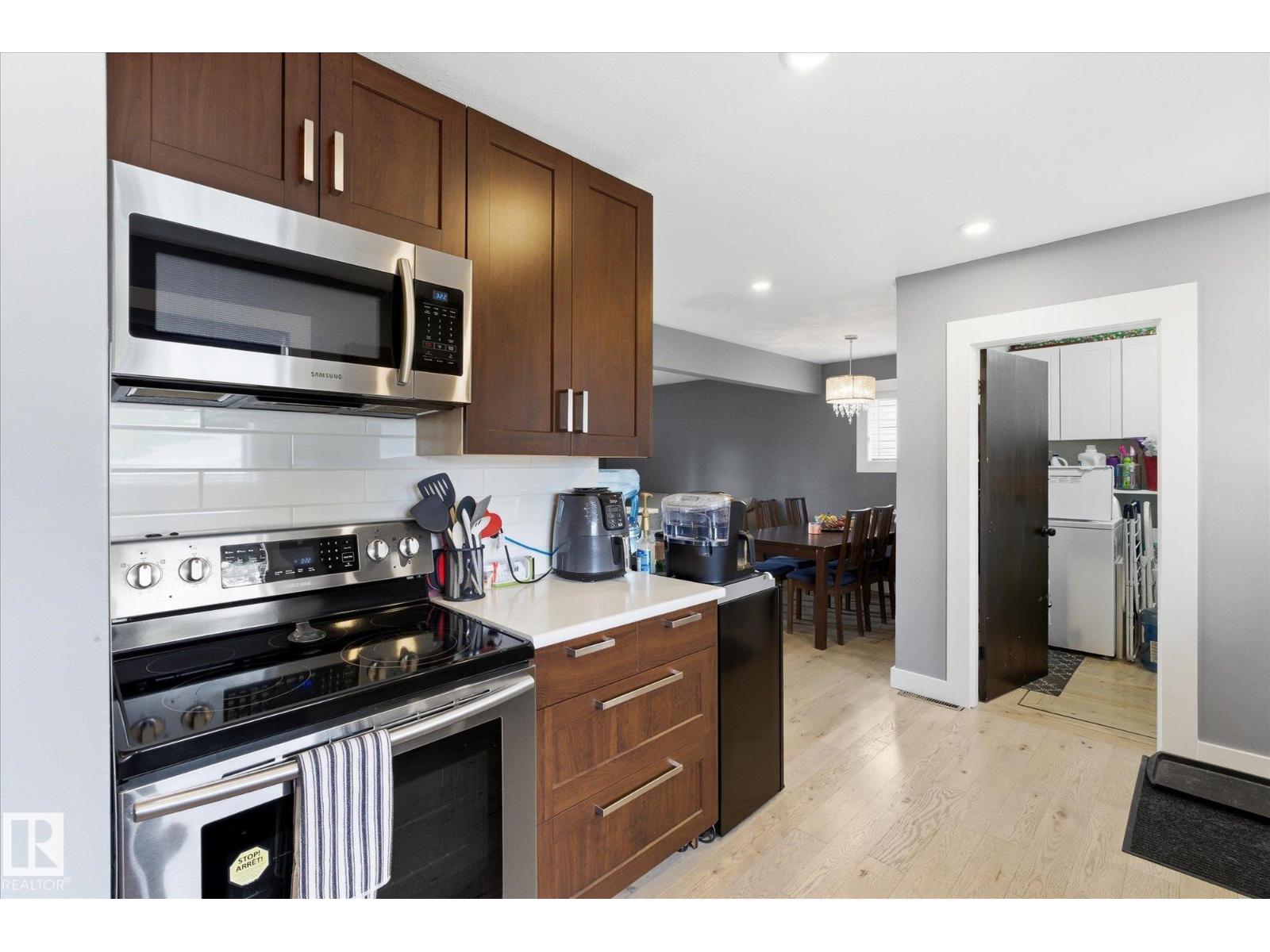 10945 164 ST NW - 15