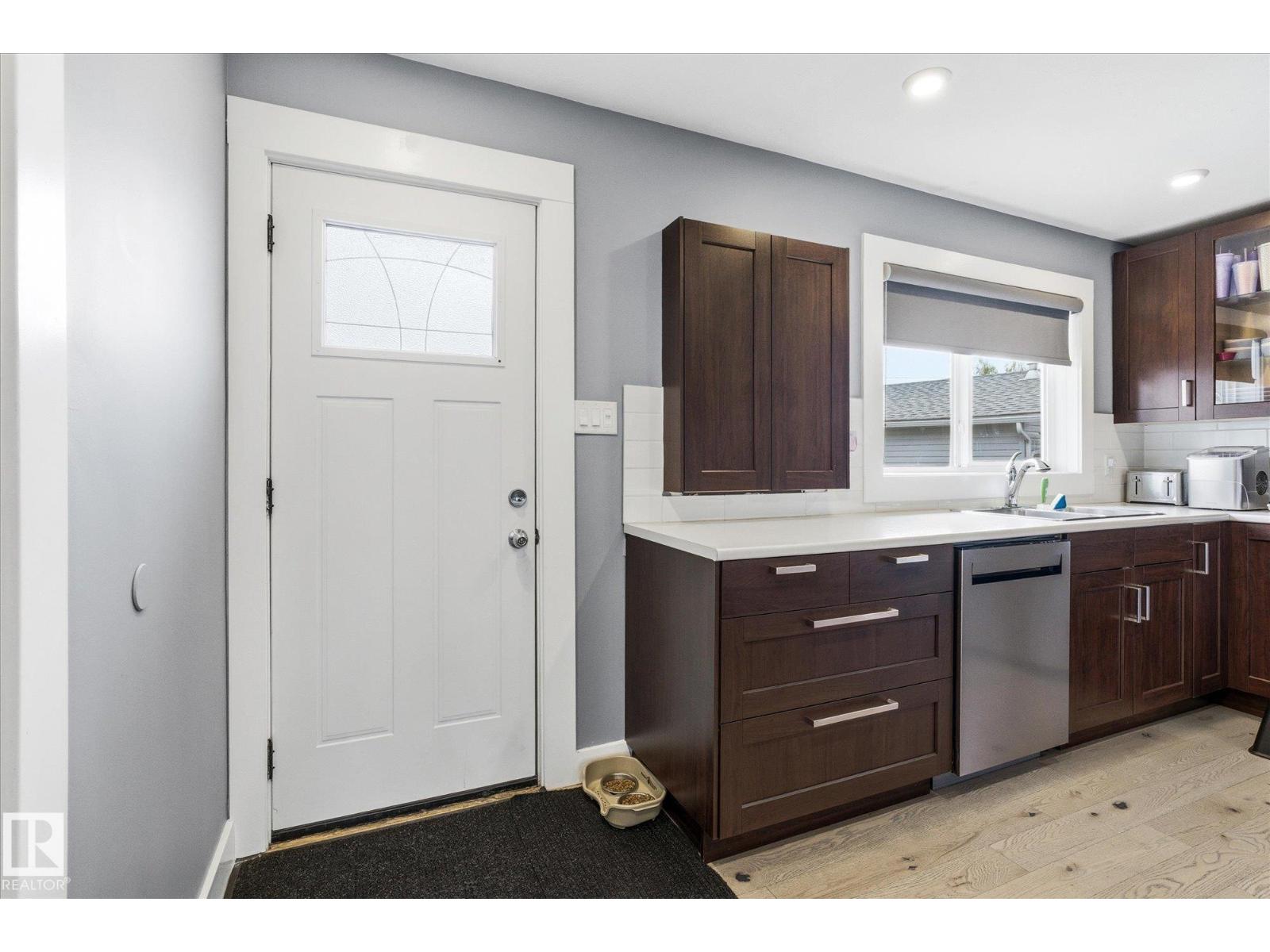 10945 164 ST NW - 17