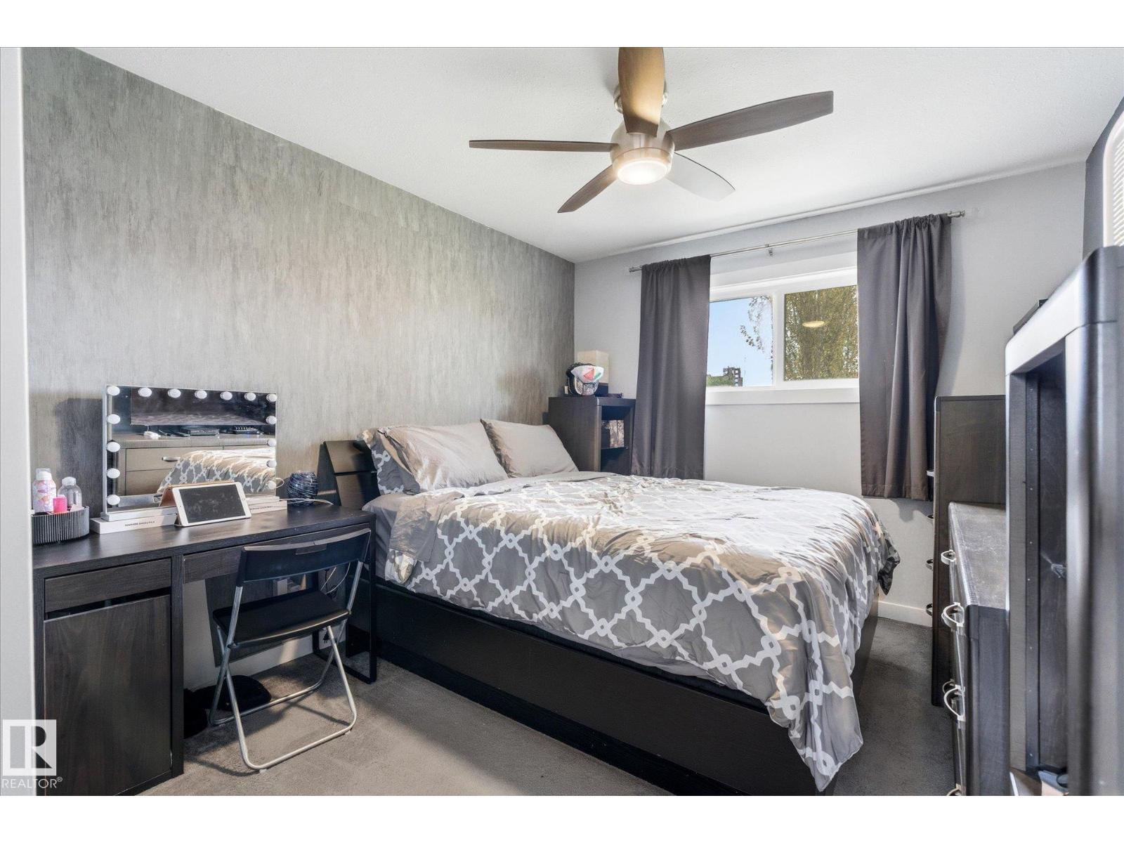 10945 164 ST NW - 18