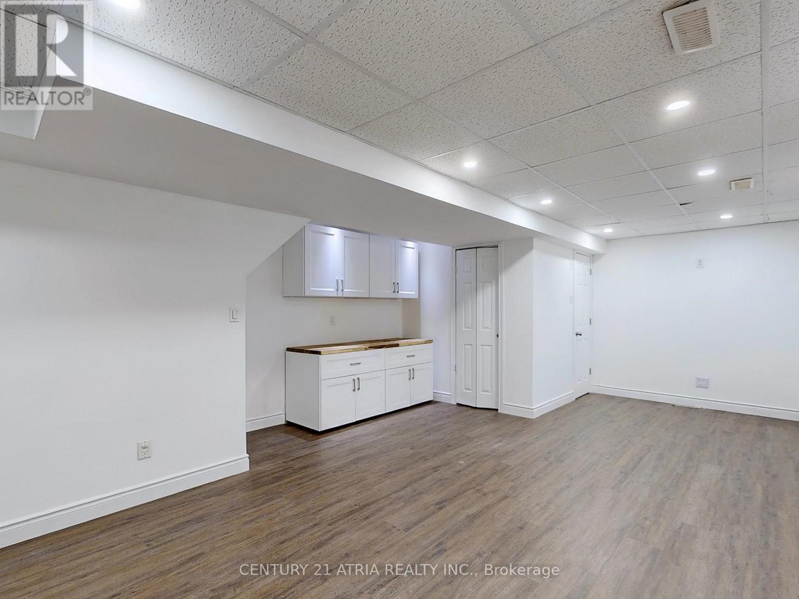 1366 TREELAND STREET - 32