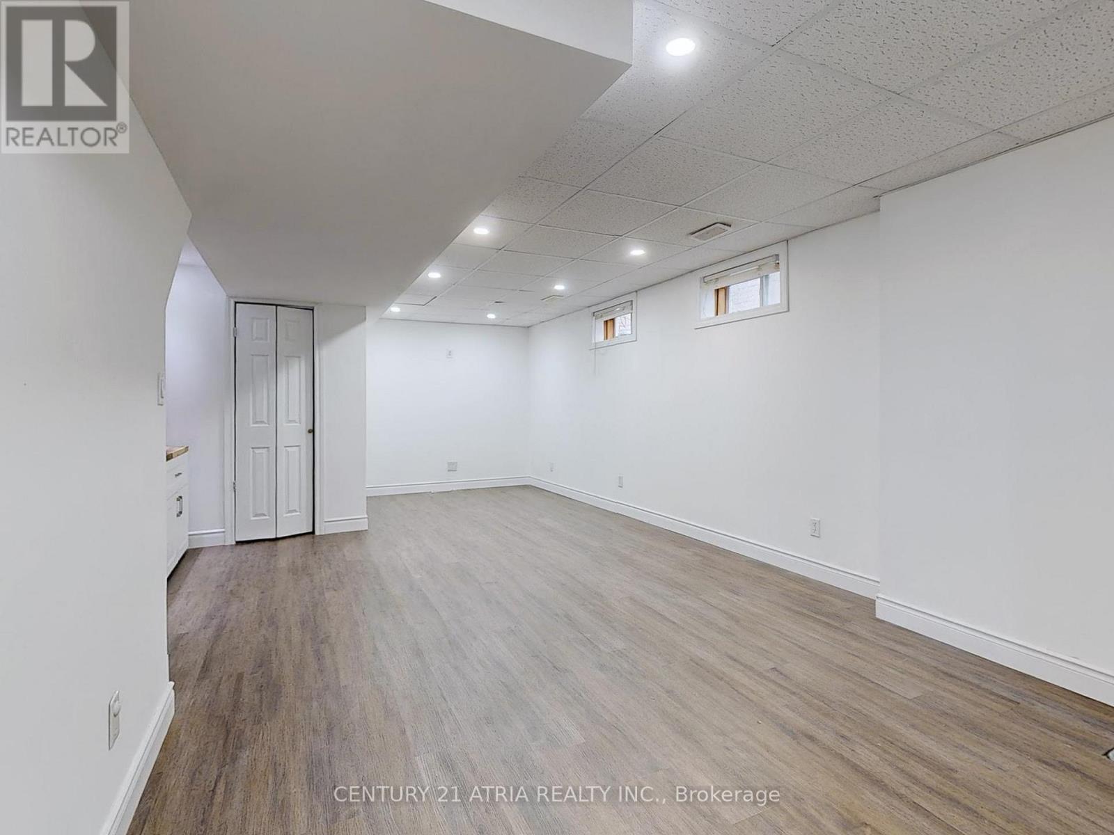 1366 TREELAND STREET - 33