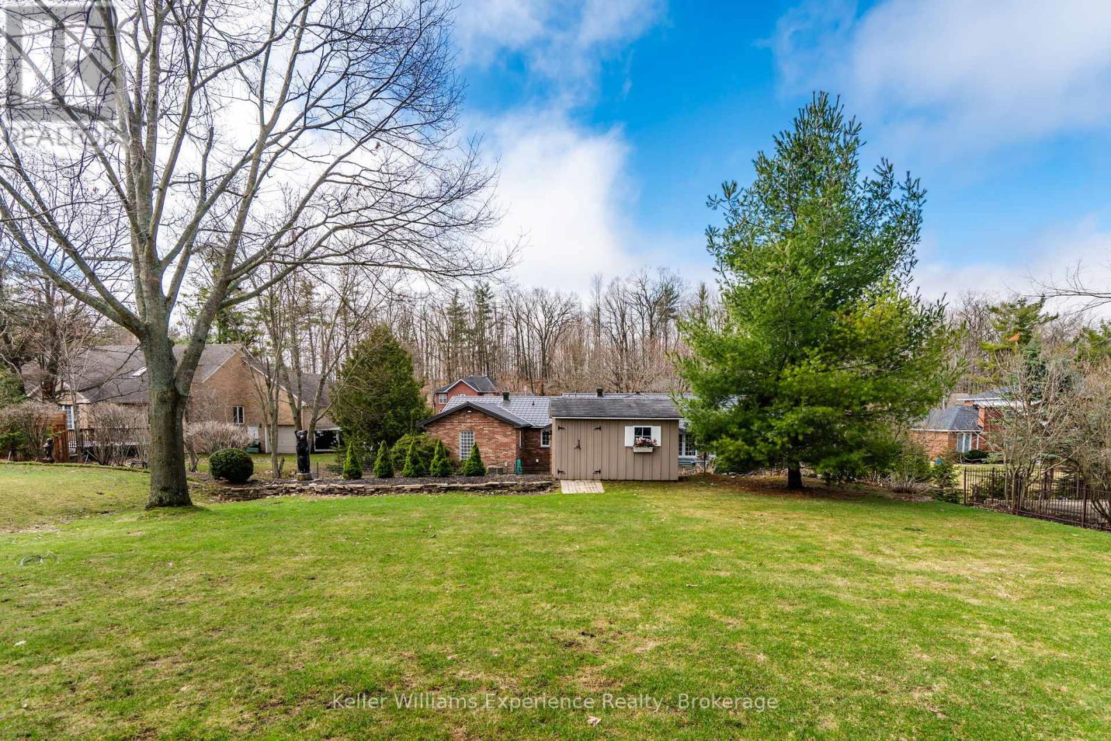 27 ROSEWOOD AVENUE - 34
