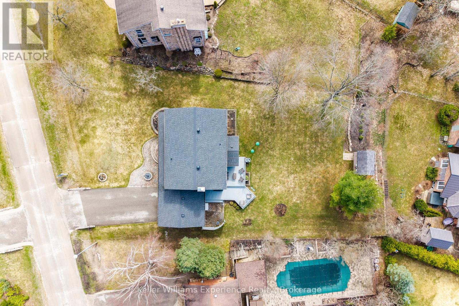 27 ROSEWOOD AVENUE - 38