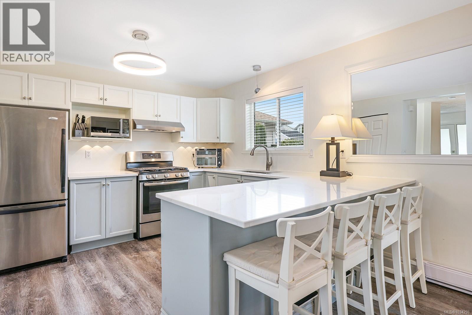 1272 Noel Ave, Comox