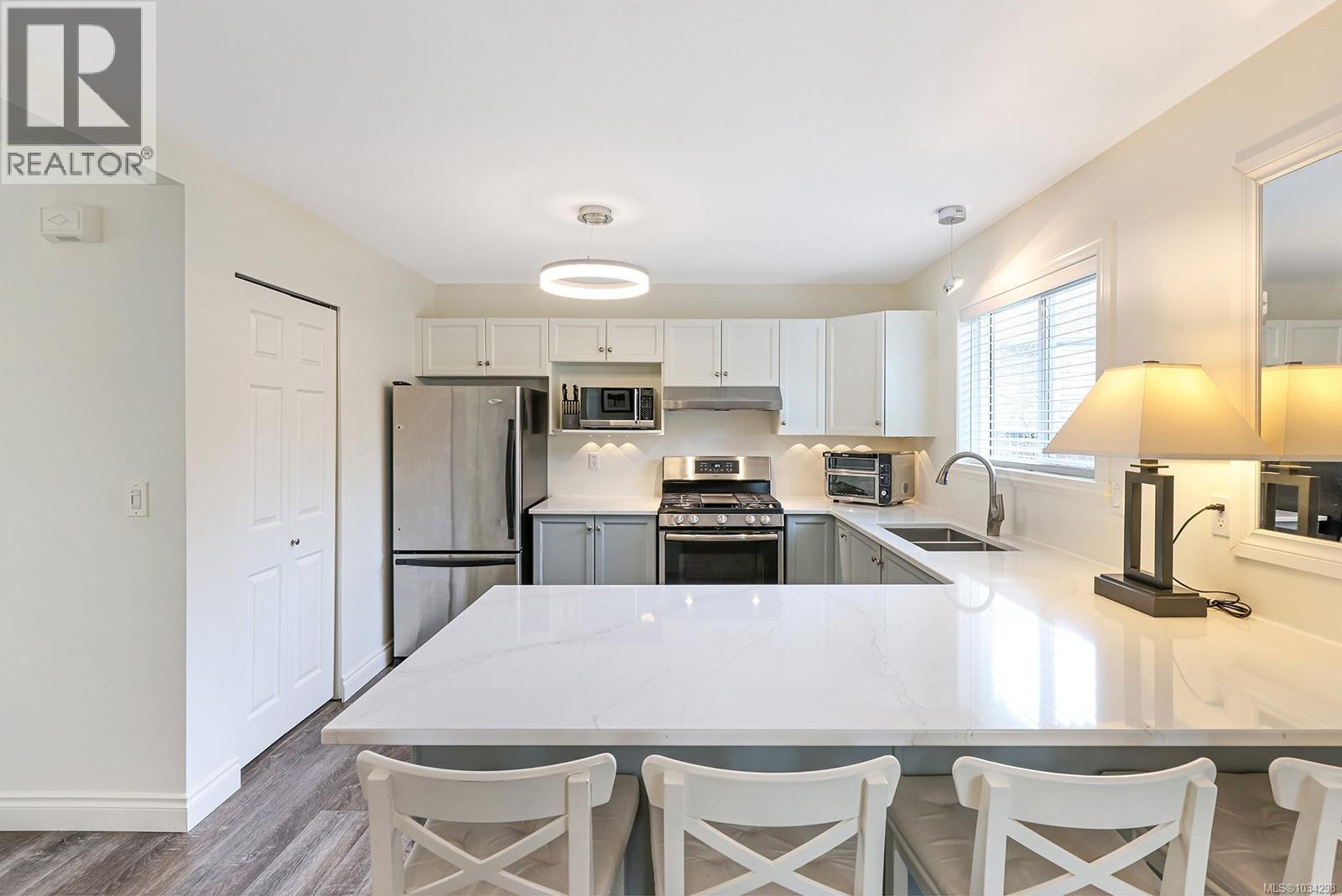 1272 Noel Ave, Comox