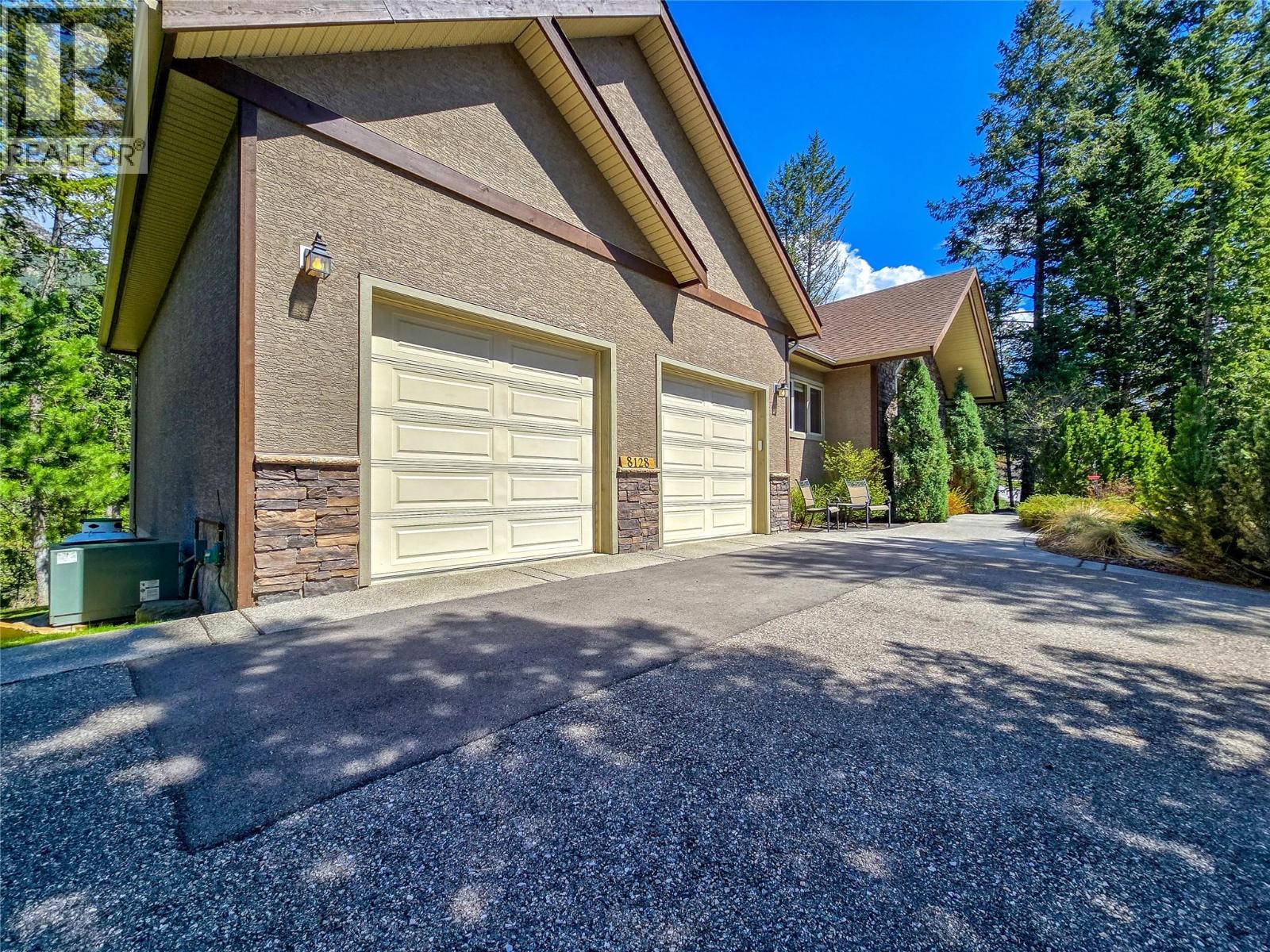 8128 Duby Road - 9