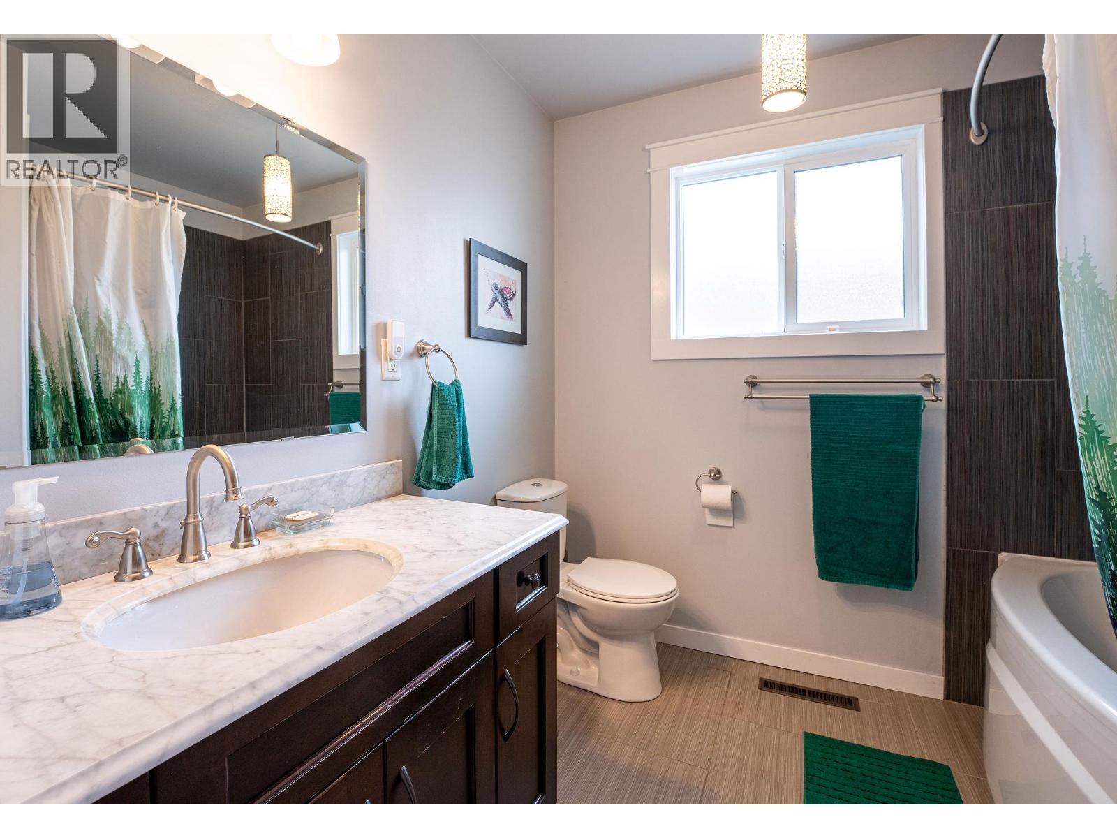 319 Taylor Street, Revelstoke