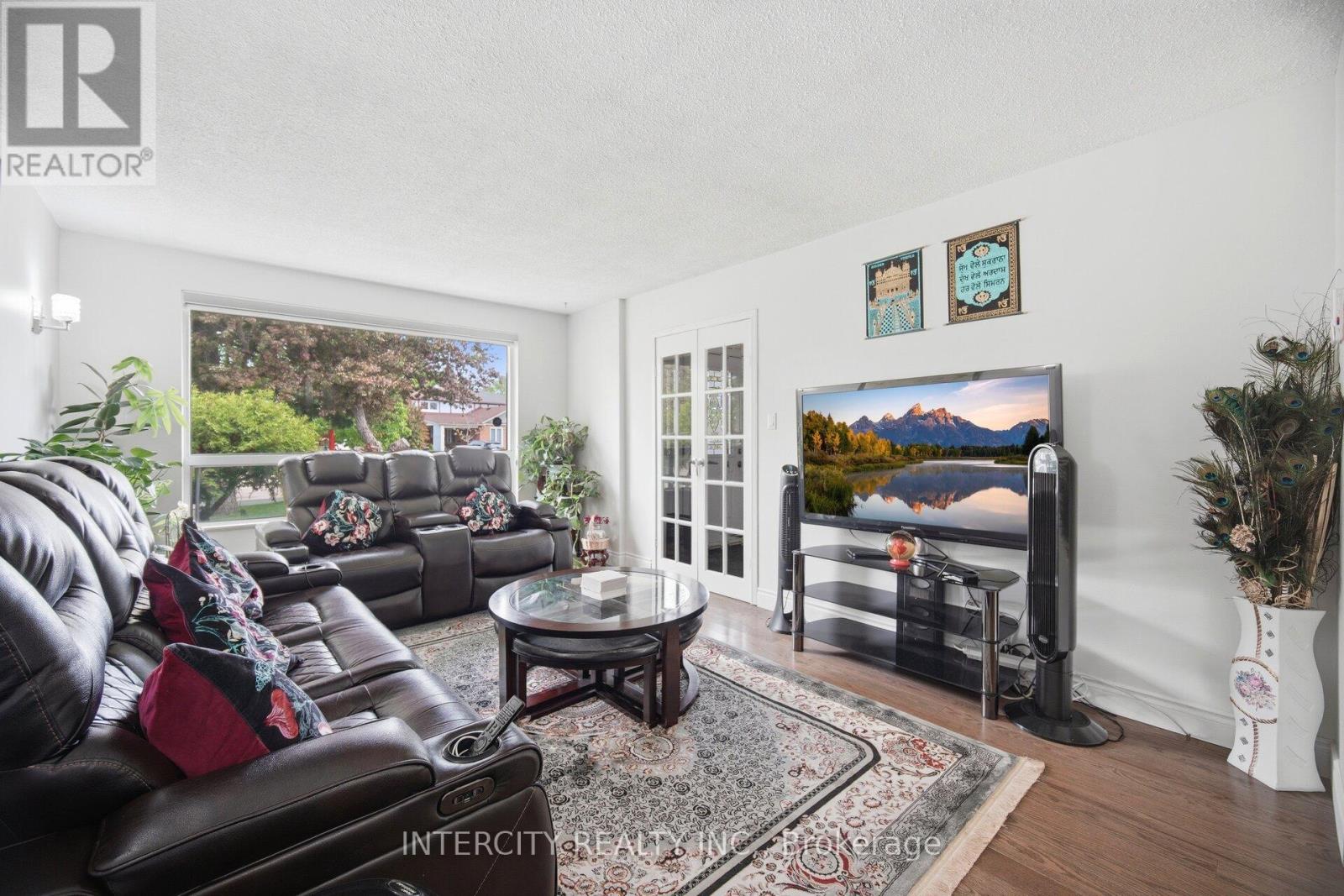 3164 GWENDALE CRESCENT - 21