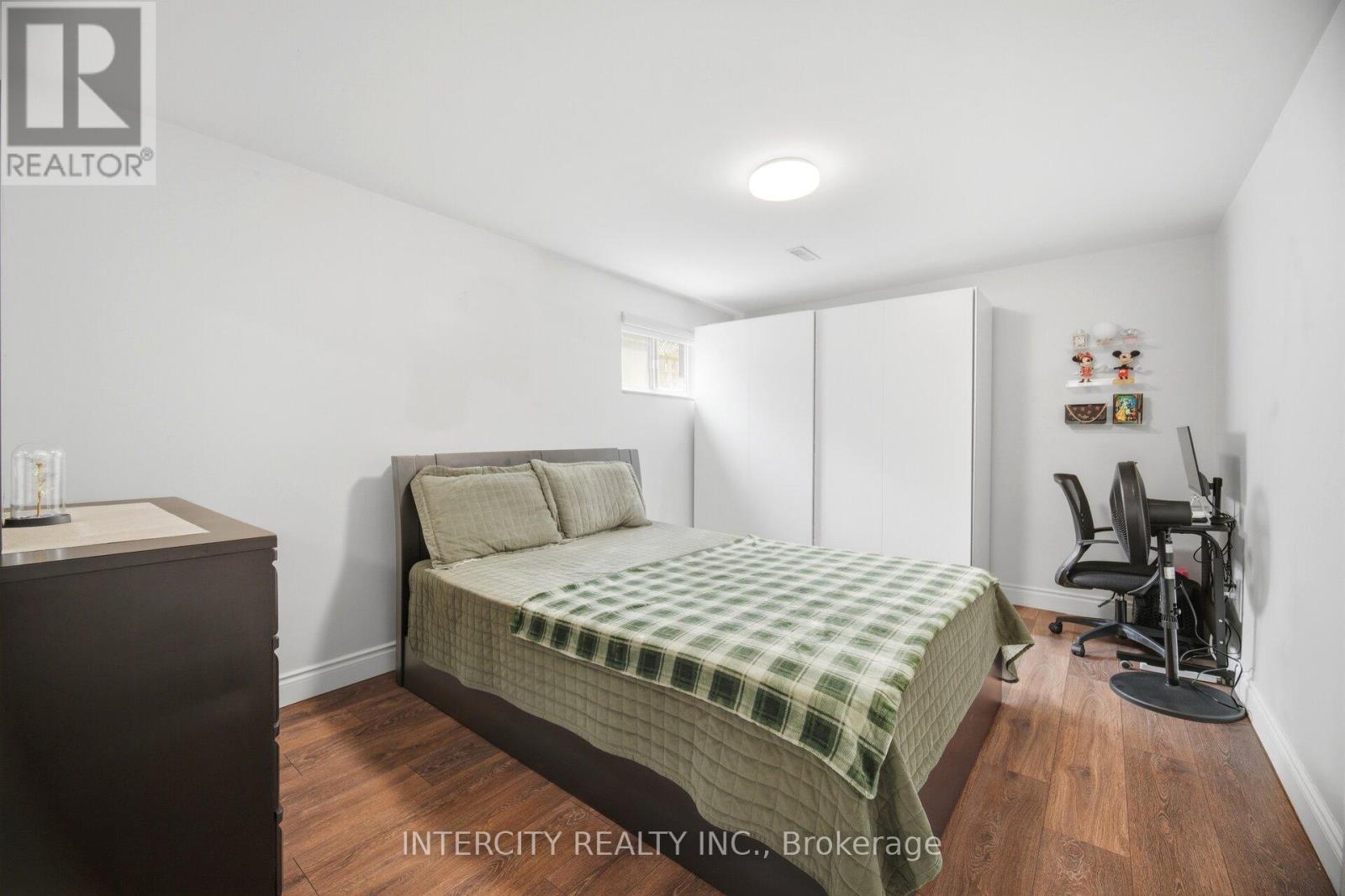 3164 GWENDALE CRESCENT - 37