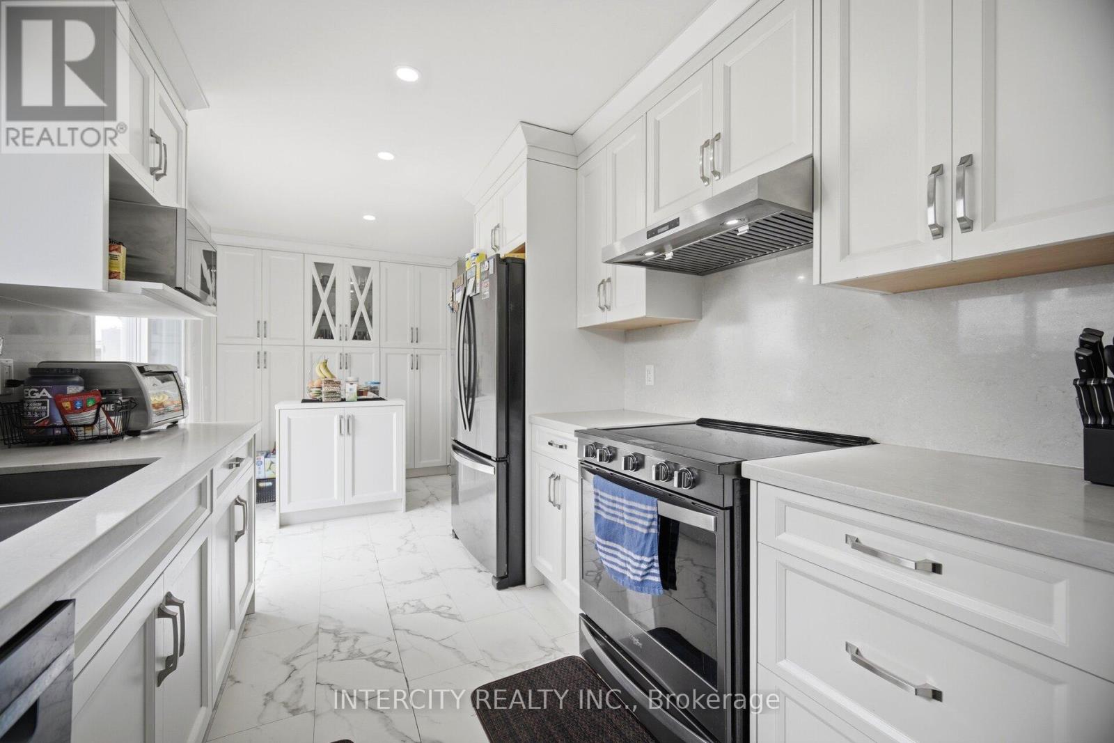 3164 GWENDALE CRESCENT - 11