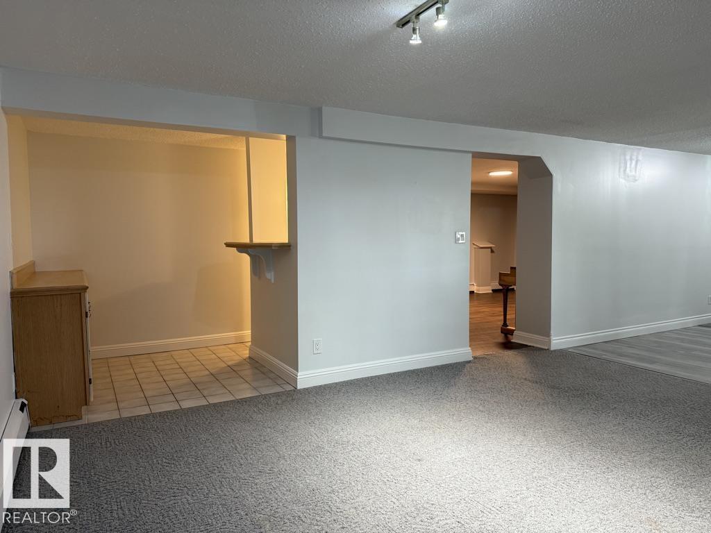 13 Grandview Crescent - 52