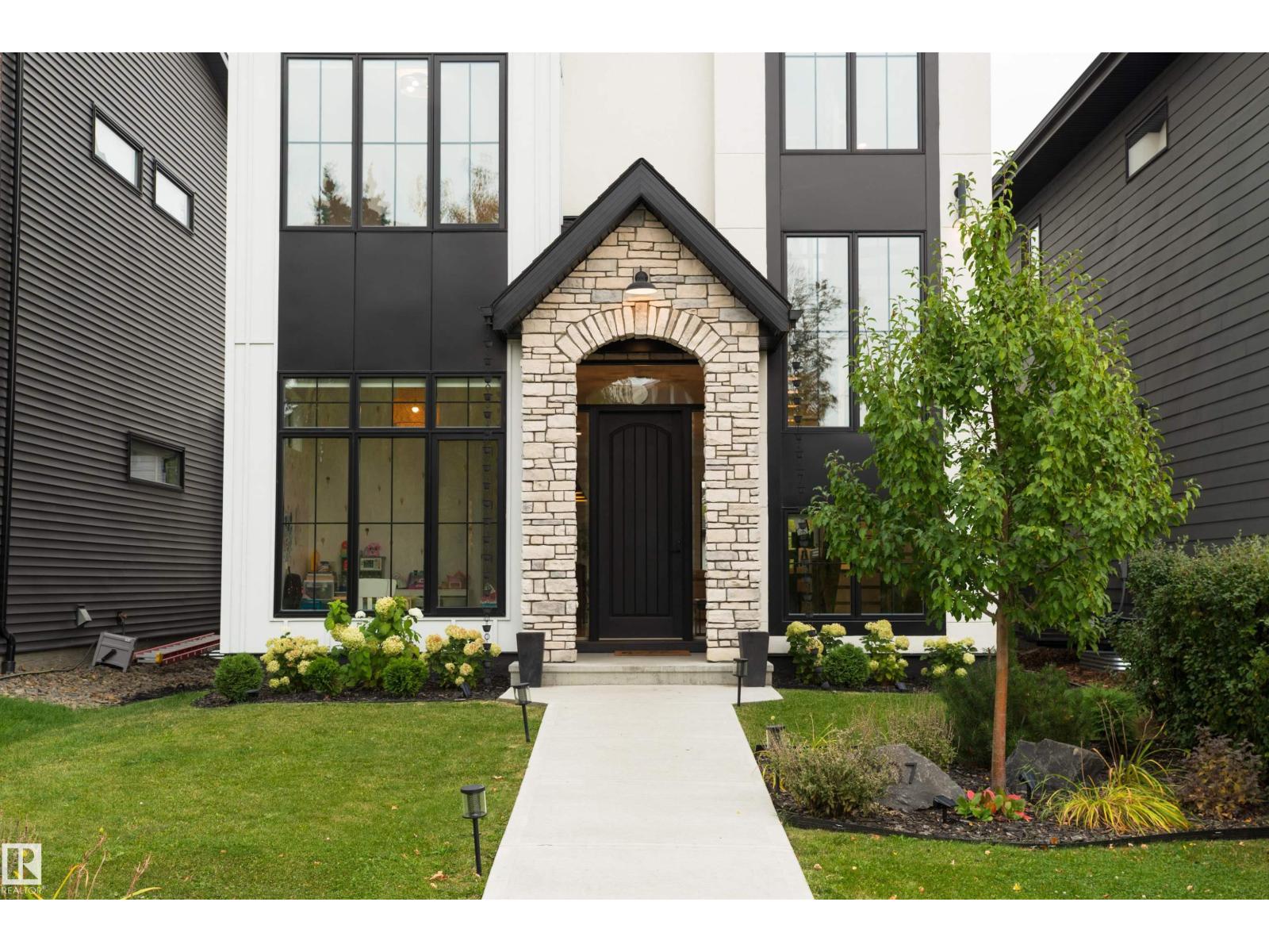 8107 144 ST NW - 64