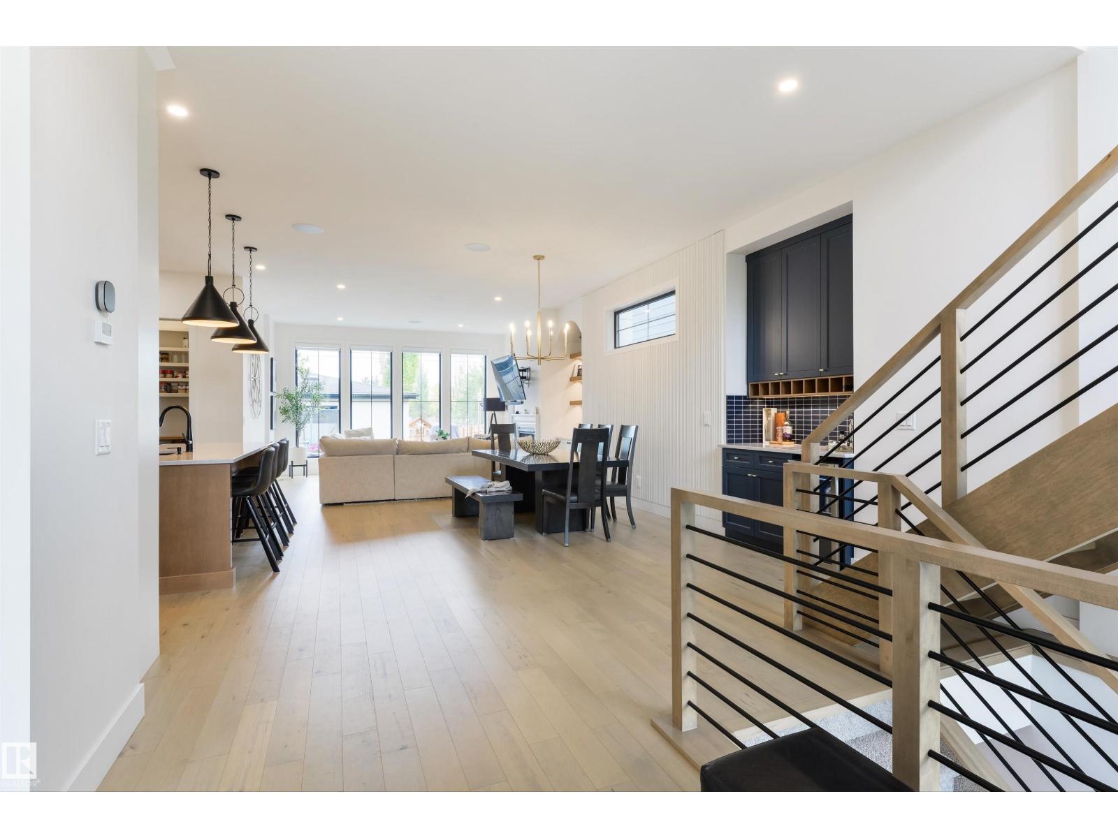 8107 144 ST NW - 7