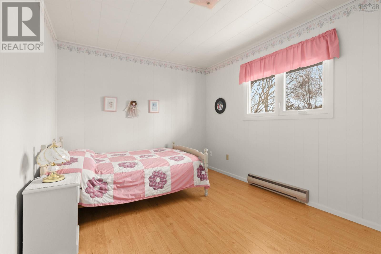 4 Parkview Drive - 24