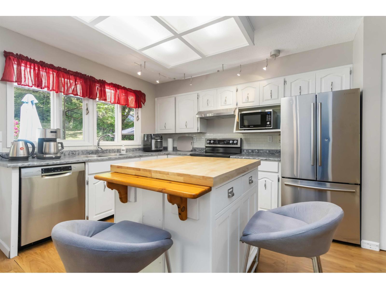 31747 VIEWCREST AVENUE, Mission