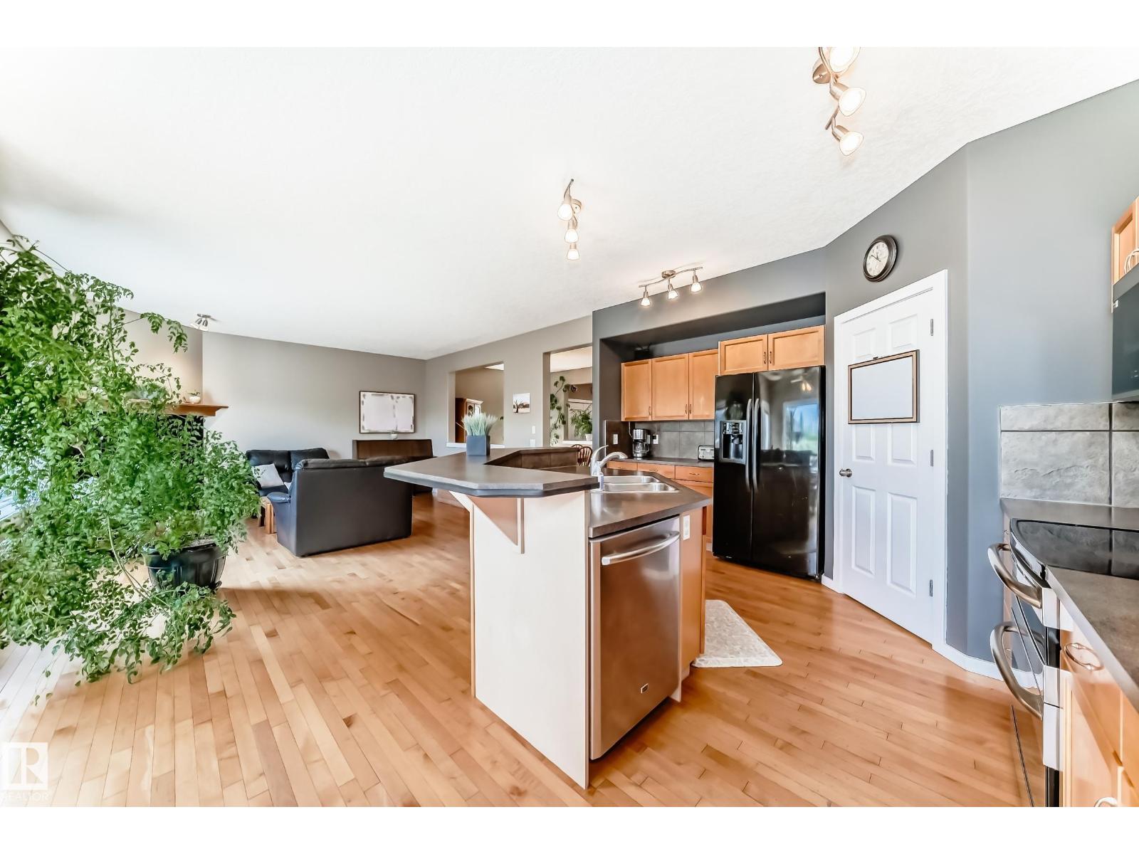 14647 137 ST NW - 11