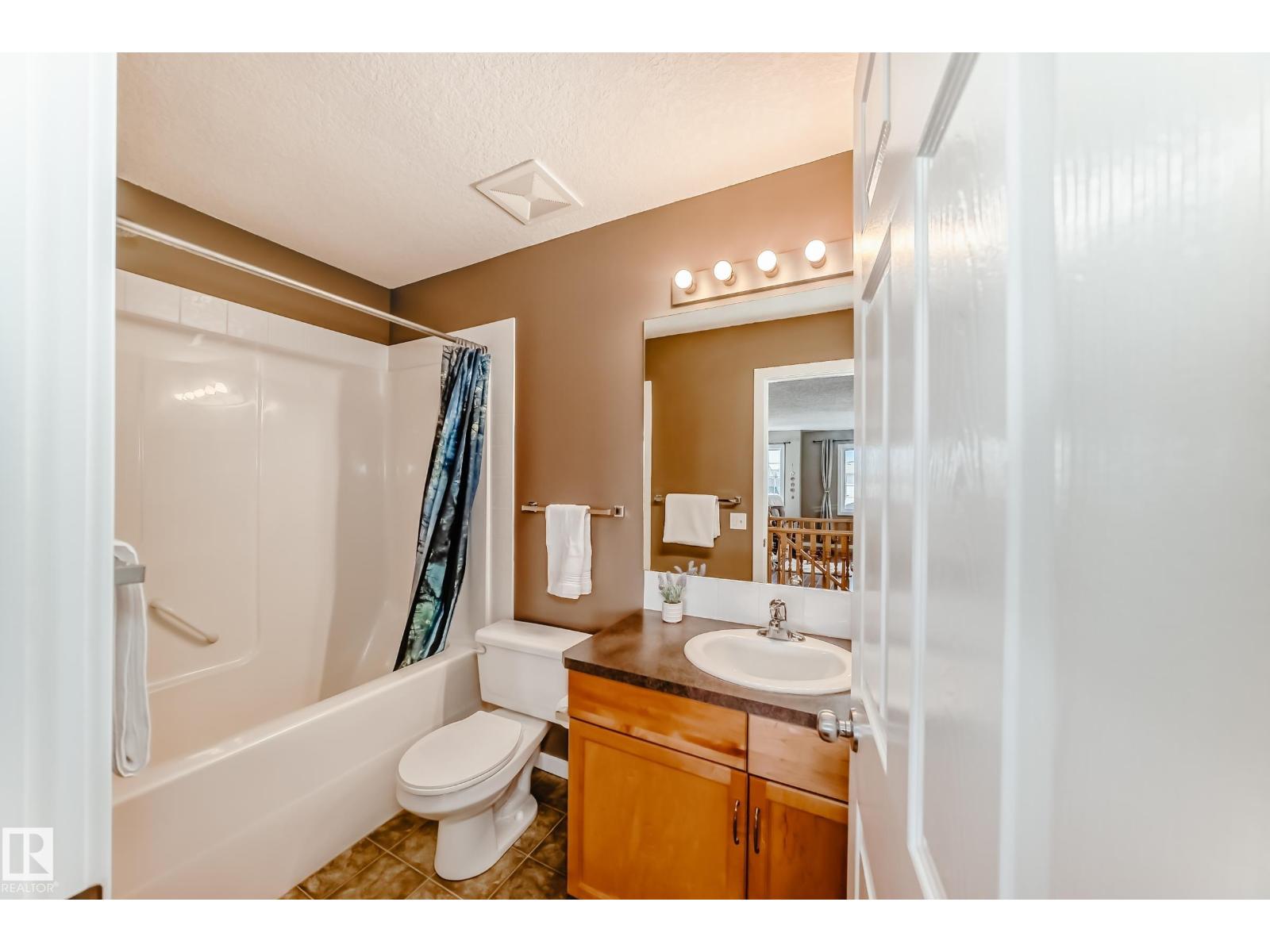 14647 137 ST NW - 40