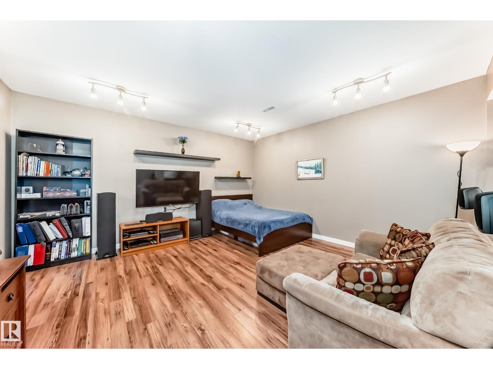 14647 137 ST NW - 47