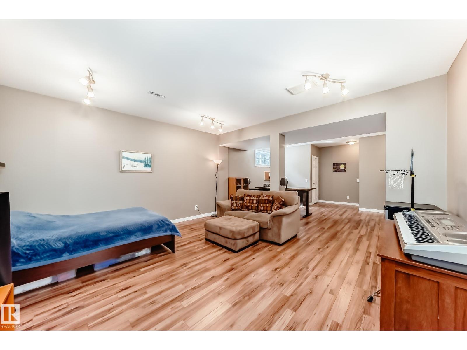 14647 137 ST NW - 50