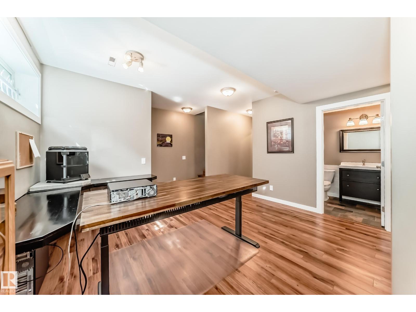 14647 137 ST NW - 54