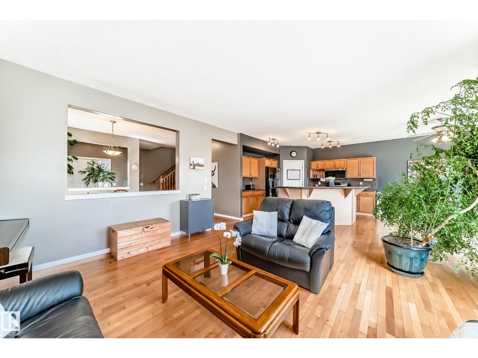14647 137 ST NW - 8