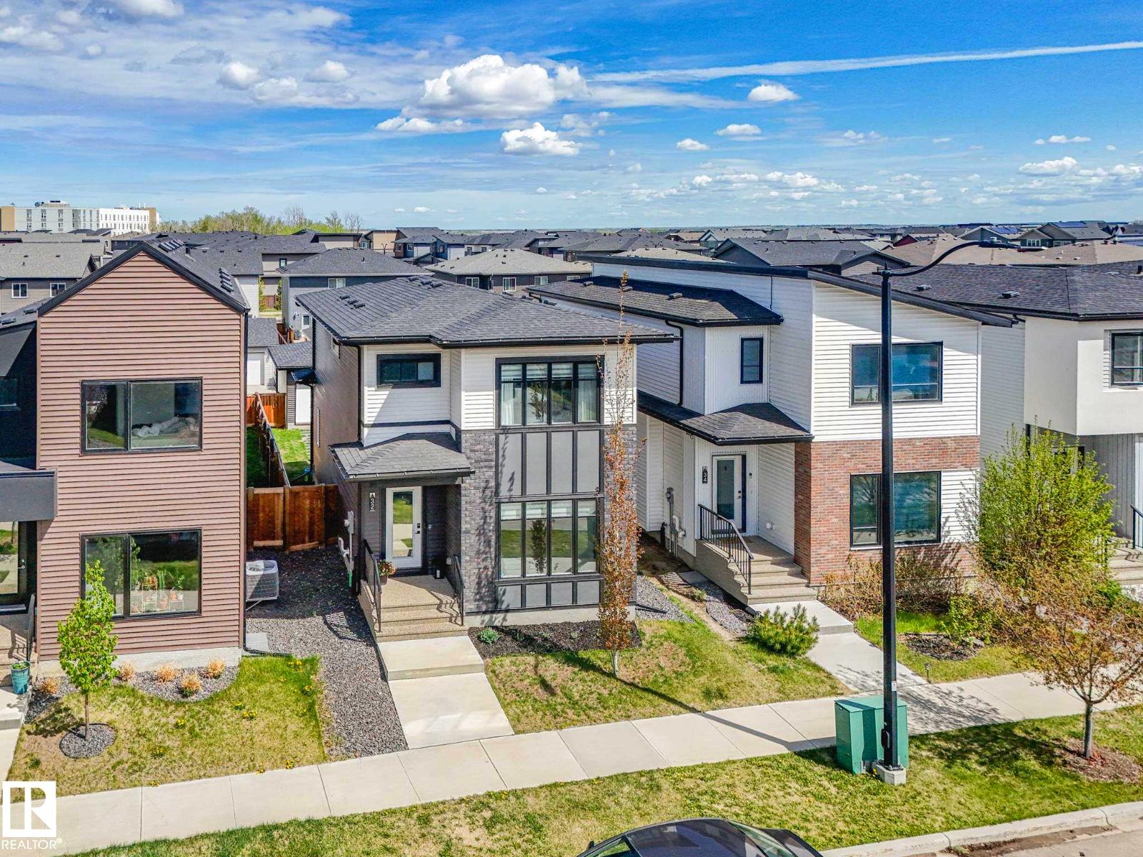 32 BRUNSWYCK CR - 35