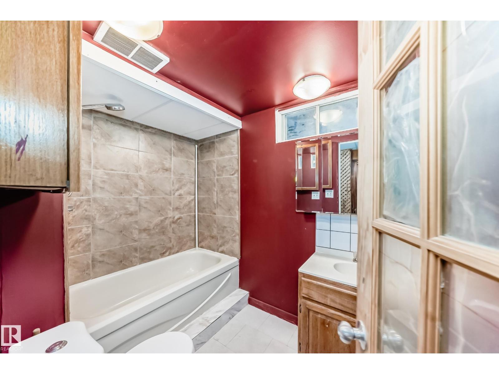 13904 135 AV NW - 36