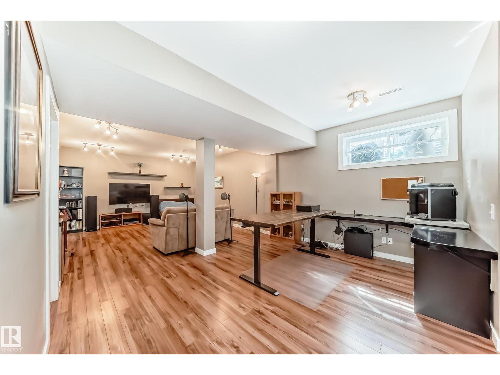14647 137 ST NW - 52