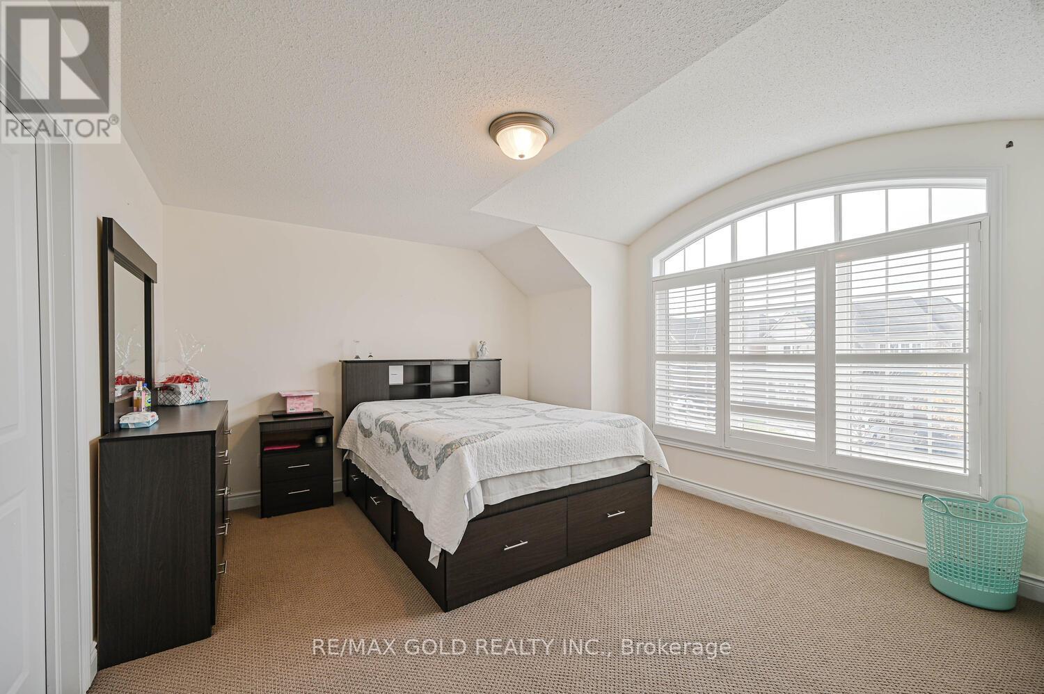 37 SCOTCHMERE CRESCENT - 25