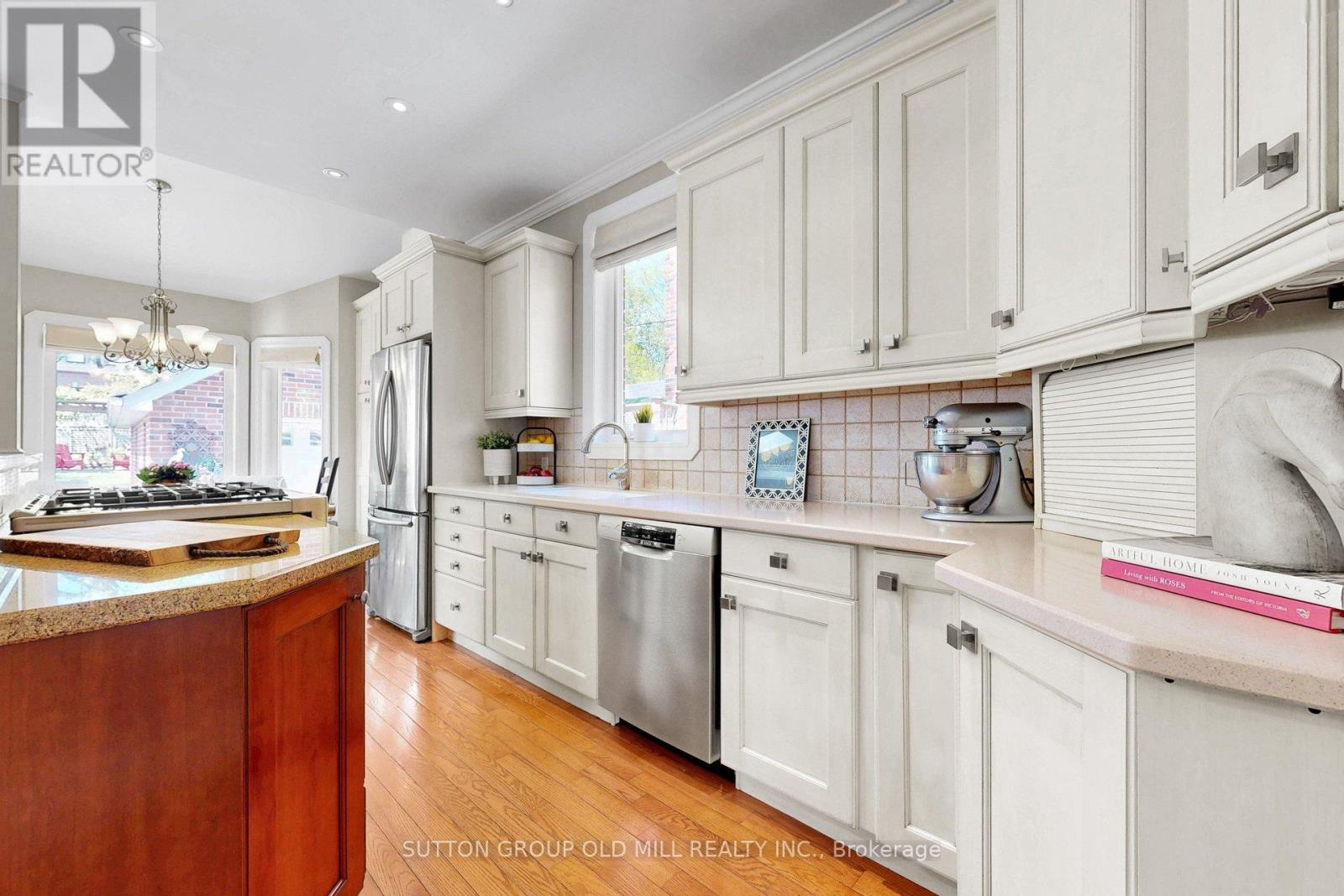 12 JASMINE AVENUE - 11
