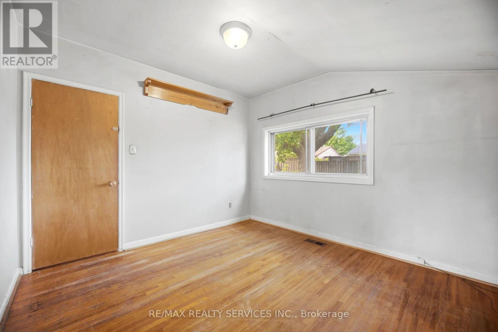 27 HADRINA STREET - 24