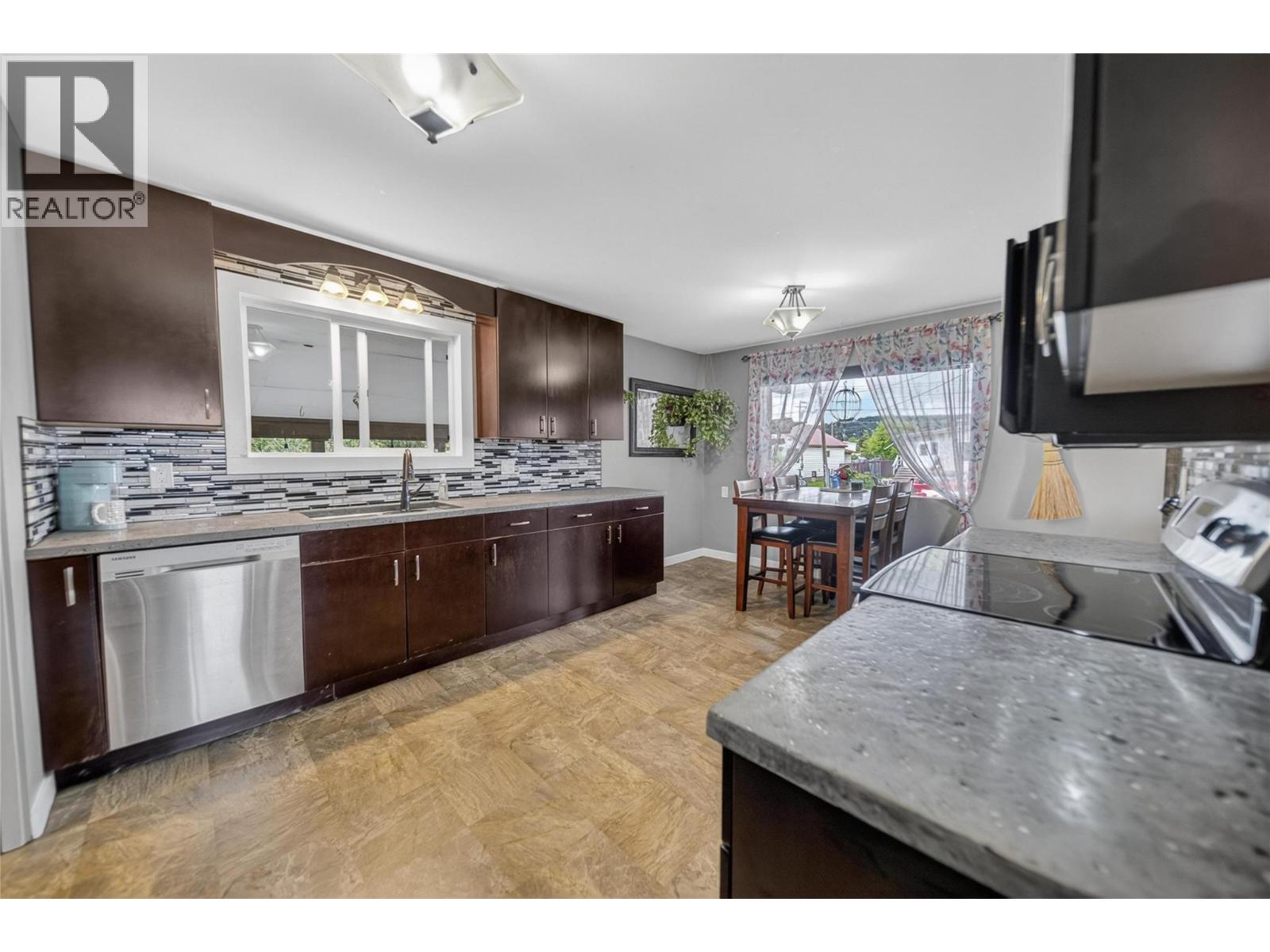112 6th Avenue S - 5