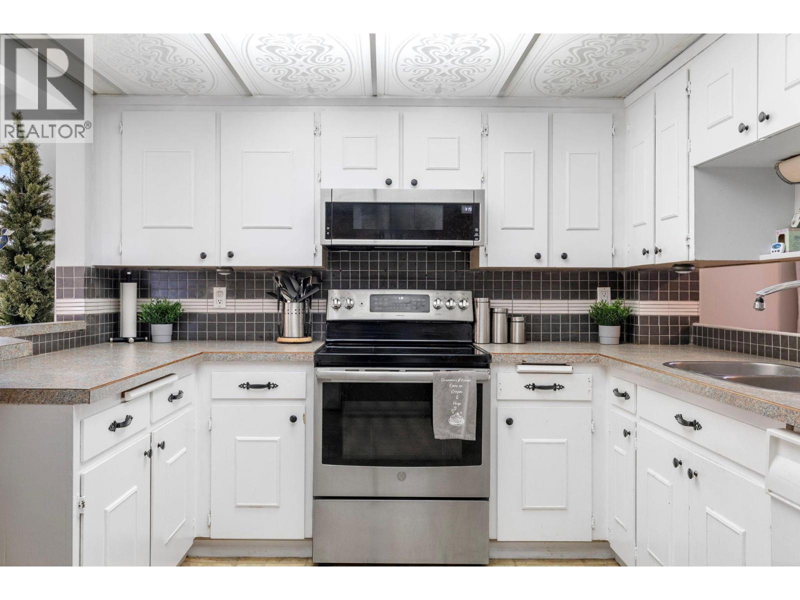 660 Sparrow Road - 18