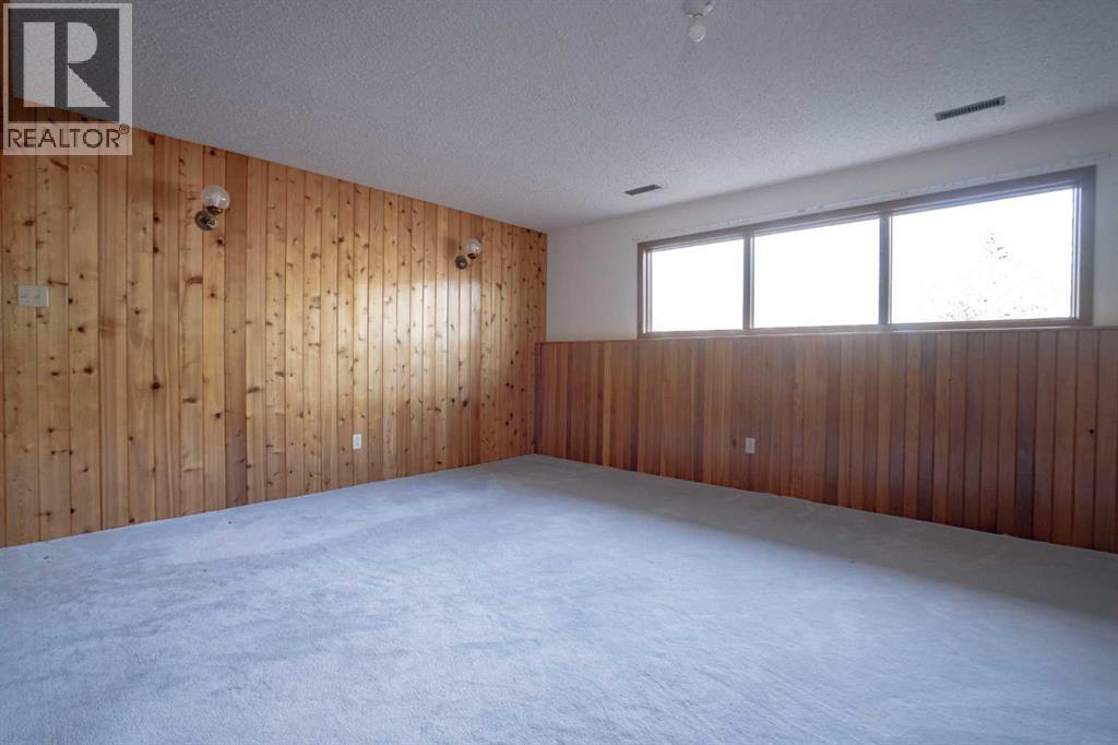 234054A Highway 2 — photo 23