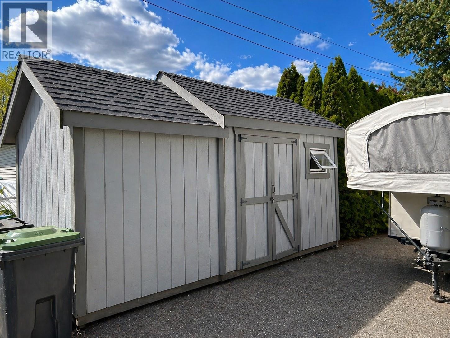743 Kinnear Avenue - 25