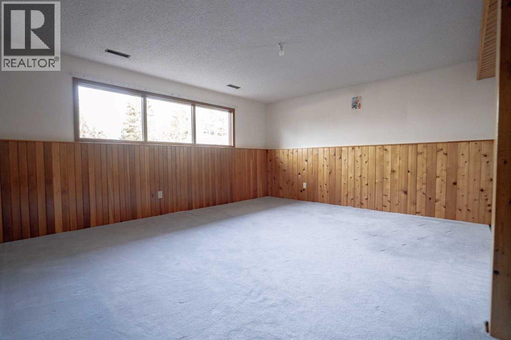 234054A Highway 2 — photo 22