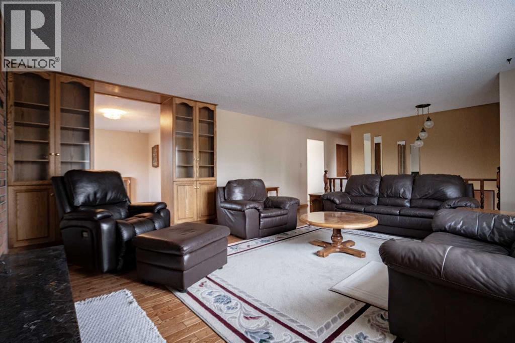 234054A Highway 2 — photo 10