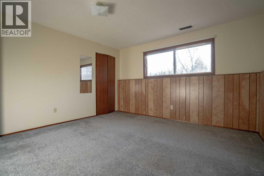 234054A Highway 2 — photo 29
