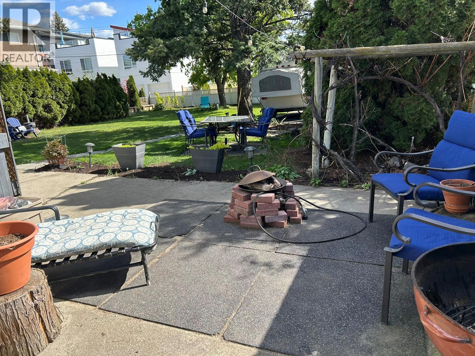 743 Kinnear Avenue - 18