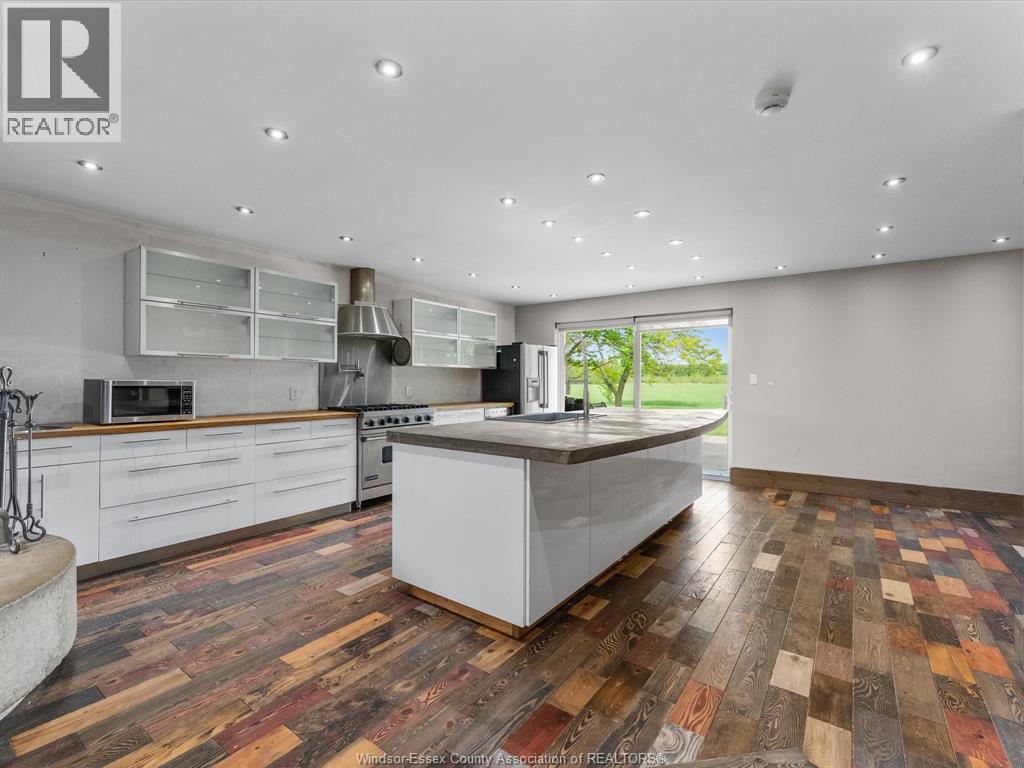6675 CONCESSION 10 - 15